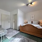 Hotel Fruehstueckspension *